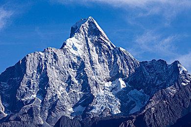 我国科考队成功登顶世界第六高峰“卓奥友峰” 将架设自动气象站